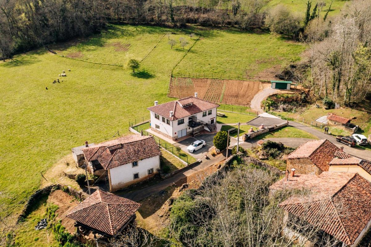 Apartamentos La Cortina Cangas de Onís Exterior foto