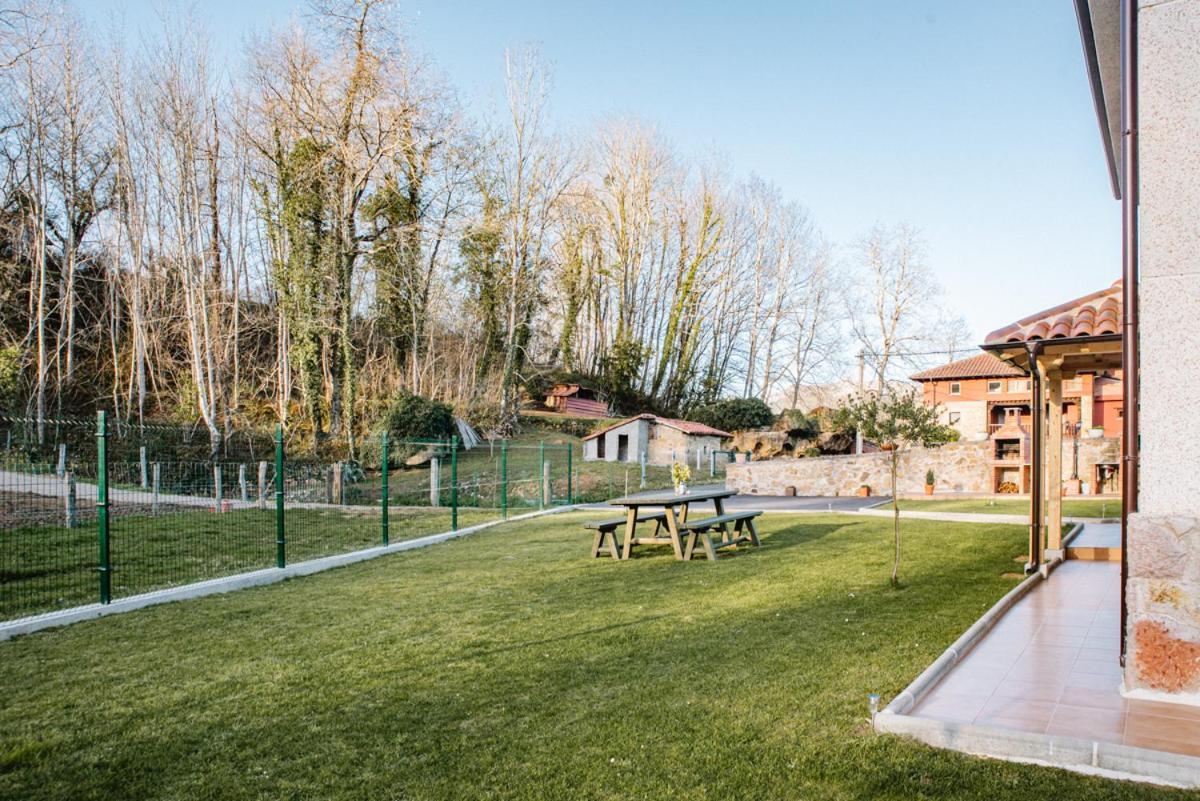 Apartamentos La Cortina Cangas de Onís Exterior foto